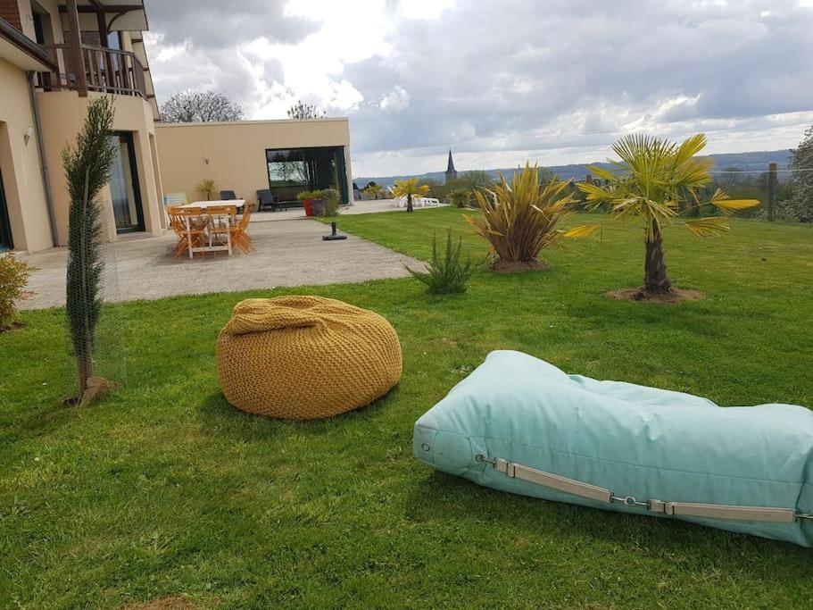Magnifique Villa Avec Piscine Interieure Saint-Pois Екстериор снимка